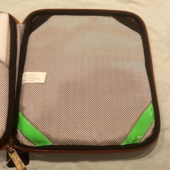 Steve Madden tablet cover NWT - Picture 7 of 7
